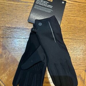 Lululemon Black Fast and Free Fleece Gloves